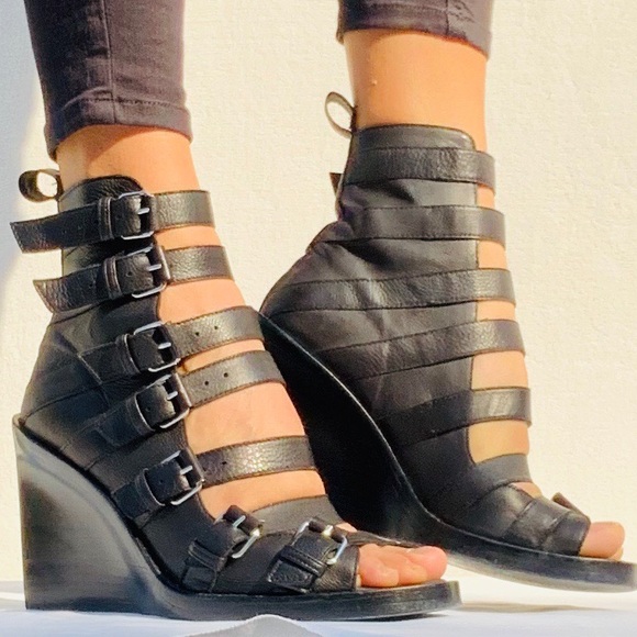 Ann Demuelemeester Black Buckle Blanche Boot 9 - Picture 3 of 15